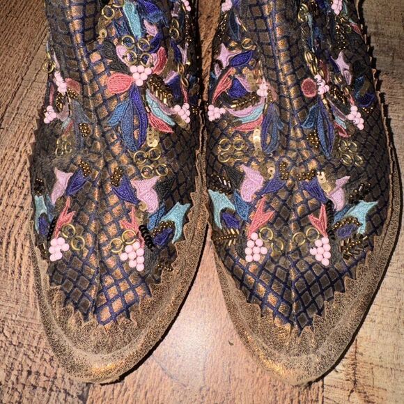 LLANI x ANTHROPOLOGIE suede Embroidered Slippers - Picture 13 of 13